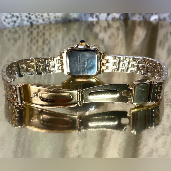 Gold Timeless Quartz Watch - Picture 6 of 7